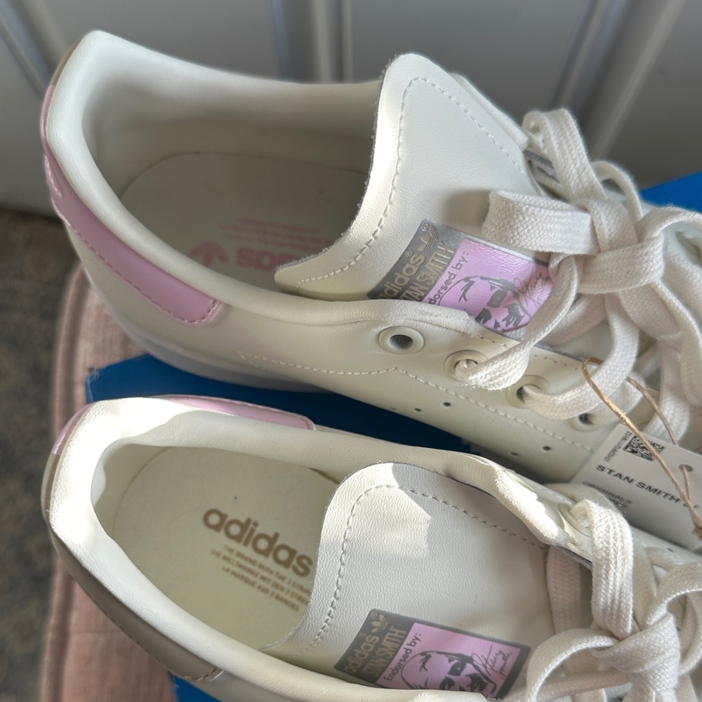 Stan Smith Adidas Sneakers - Cream and Pink - Picture 10 of 13